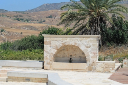Водный источник в деревне Айя Варвара на Кипре